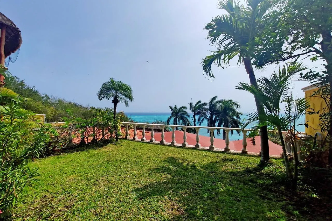Hotel La Joya Isla Mujeres 4*,